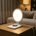 Mvolo Lucent Charger combineert natuurlijk daglicht tot 10.000 lux met draadloos opladen voor energie, focus en gemak.